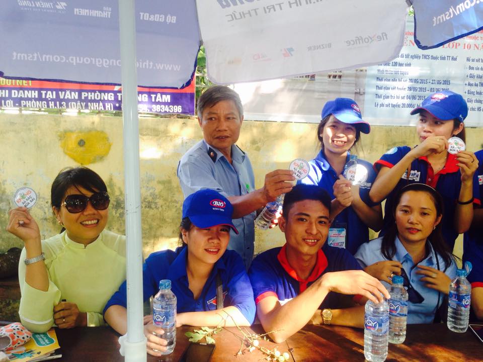 "Không[-]xả[-]rác[-]bừa[-]bãi"[-]cùng[-]tiếp[-]sức[-]mùa[-]thi[-]2015[-]tại[-]Huế